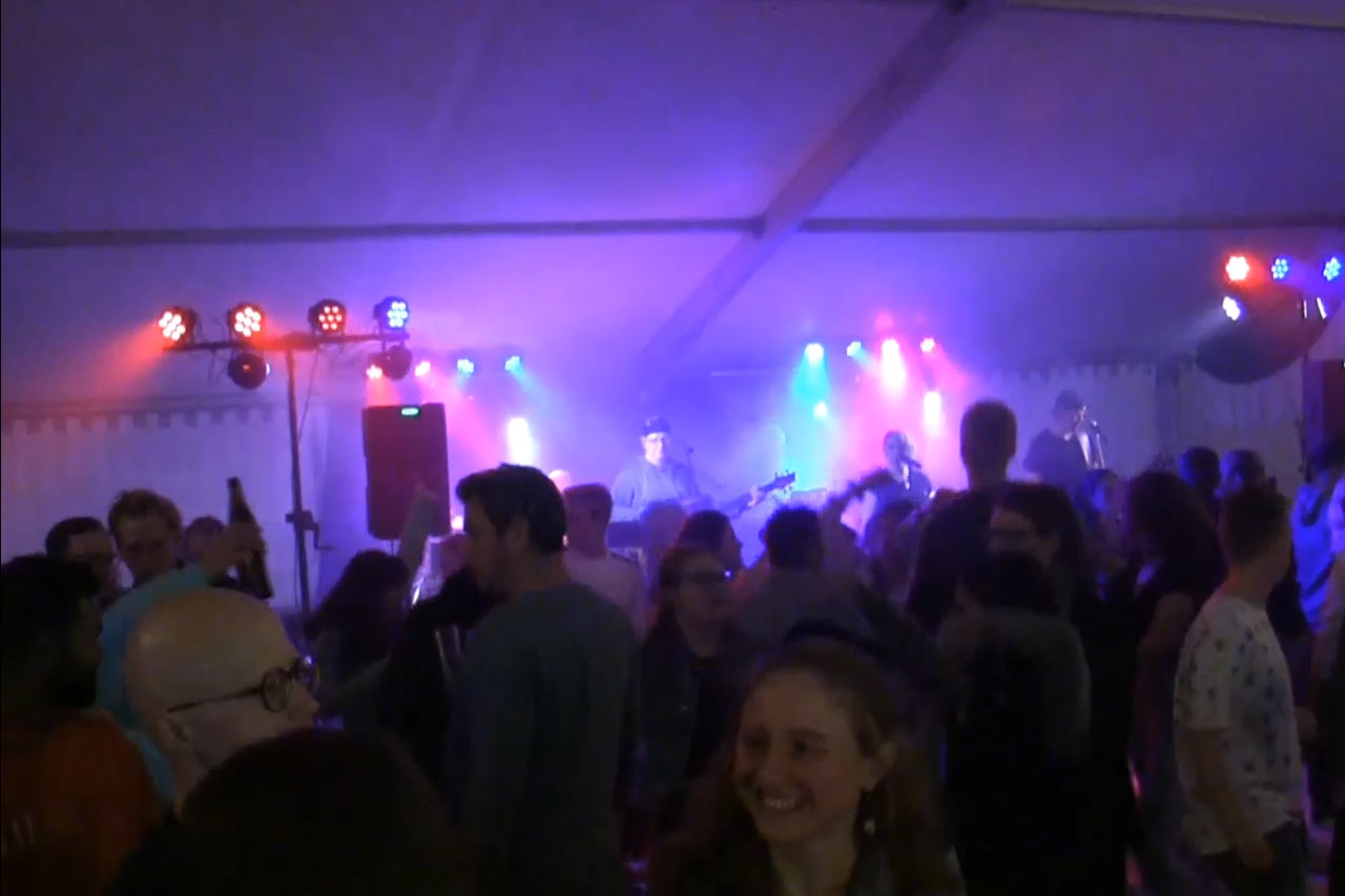 Winxx Partyband live auf der Bühne