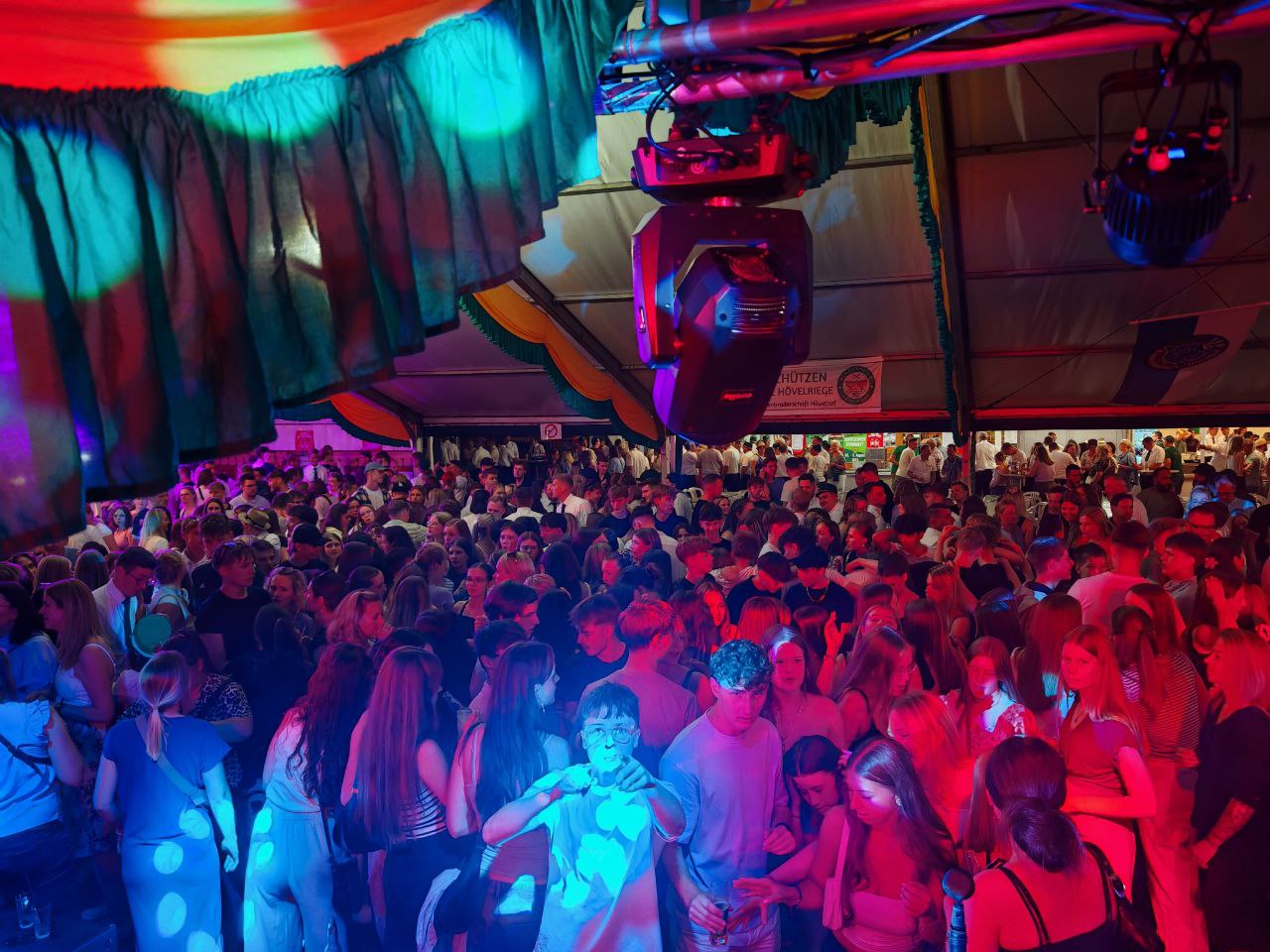 Party auf dem Schützenfest in Hövelhof