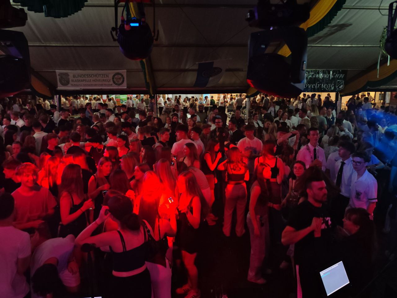 Schützenfest Hövelhof - hier brennt der Bär