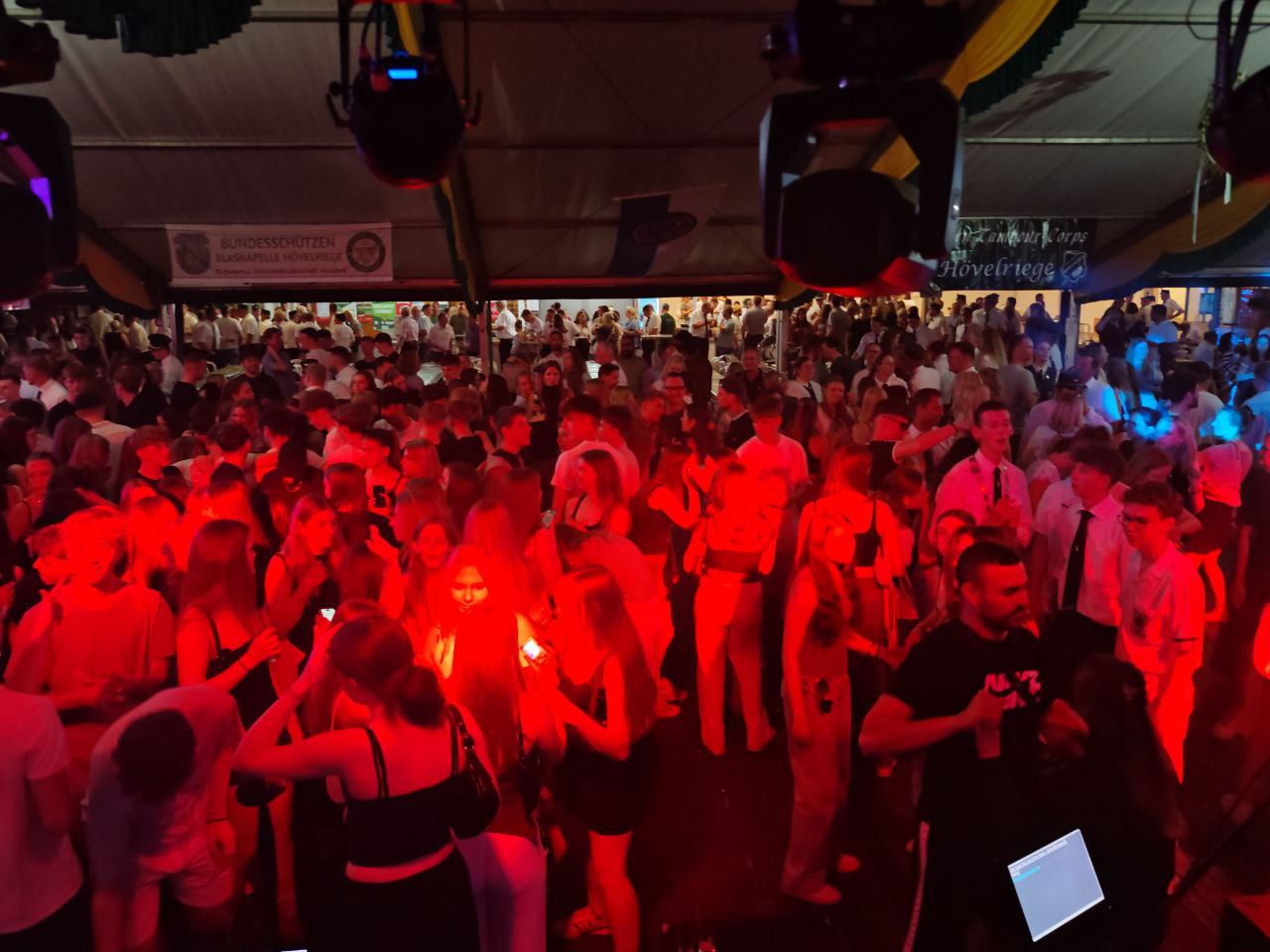 Schützenfest Hövelhof - feiergeile Party-People