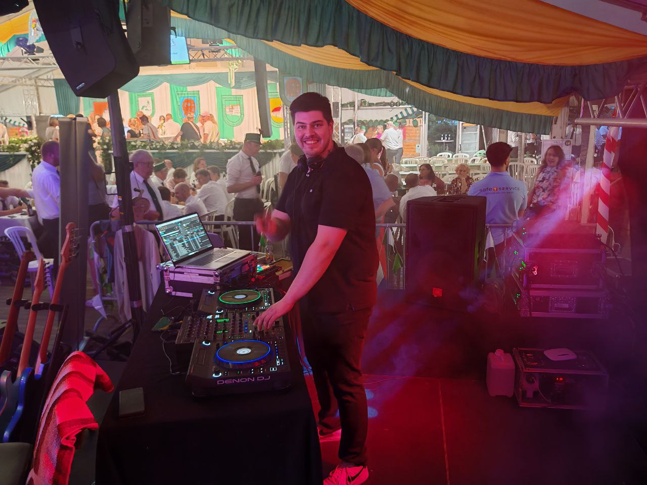 DJ Jonas war "unser Mann" in den Bandpausen